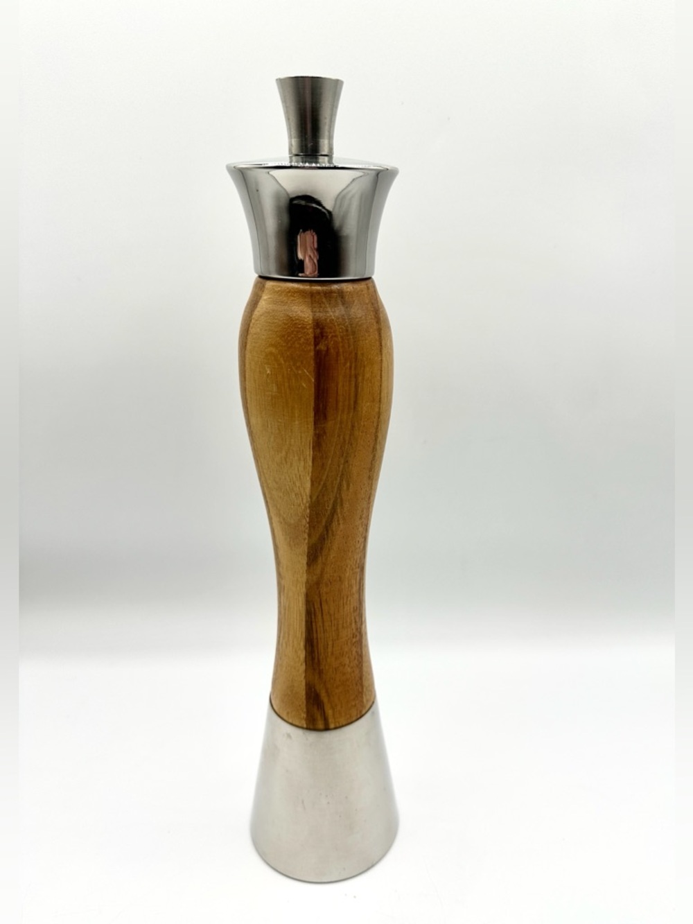 Nambé Peppermill, wooden Shaft, High Quality. 2012 Vintage. - Picture 7 of 13